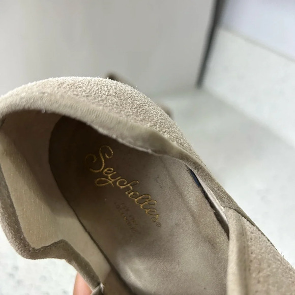 Seychelles Taupe Suede Stacked Heeled Pointed Toe Boot - Picture 7 of 12